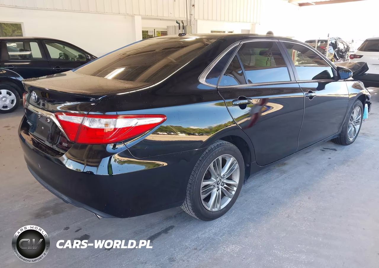 2015 Toyota Camry Se VIN:4T1BF1FK4FU478389 - 4