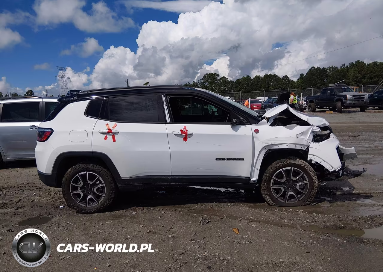 2025 Jeep Compass Trailhawk 4X4 VIN:3C4NJDDN6ST612368 - 12