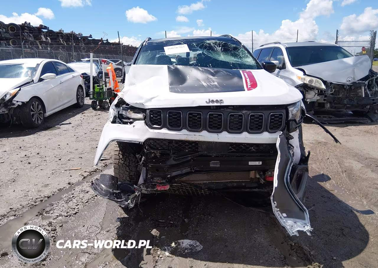 2025 Jeep Compass Trailhawk 4X4 VIN:3C4NJDDN6ST612368 - 18