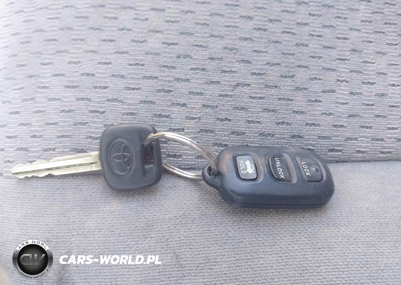 2004 Toyota Camry Le VIN:4T1BE32K24U907983 - 11