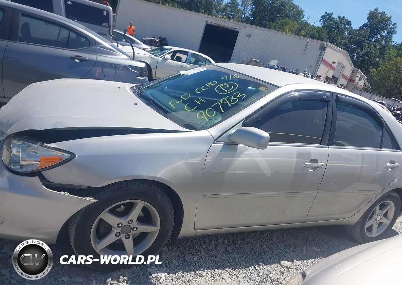2004 Toyota Camry Le VIN:4T1BE32K24U907983 - 14