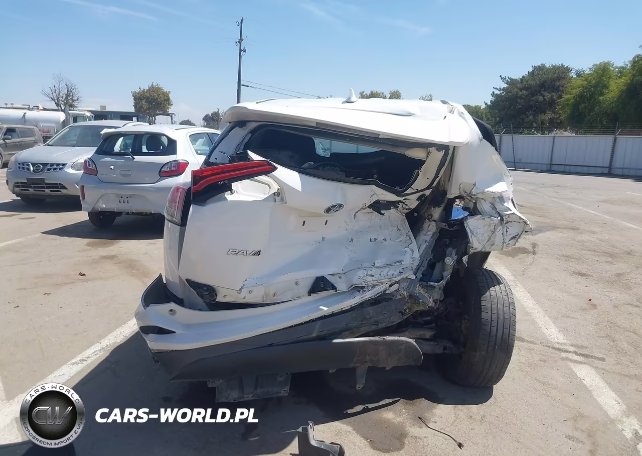 2018 Toyota Rav4 Le VIN:2T3ZFREV3JW454500 - 17