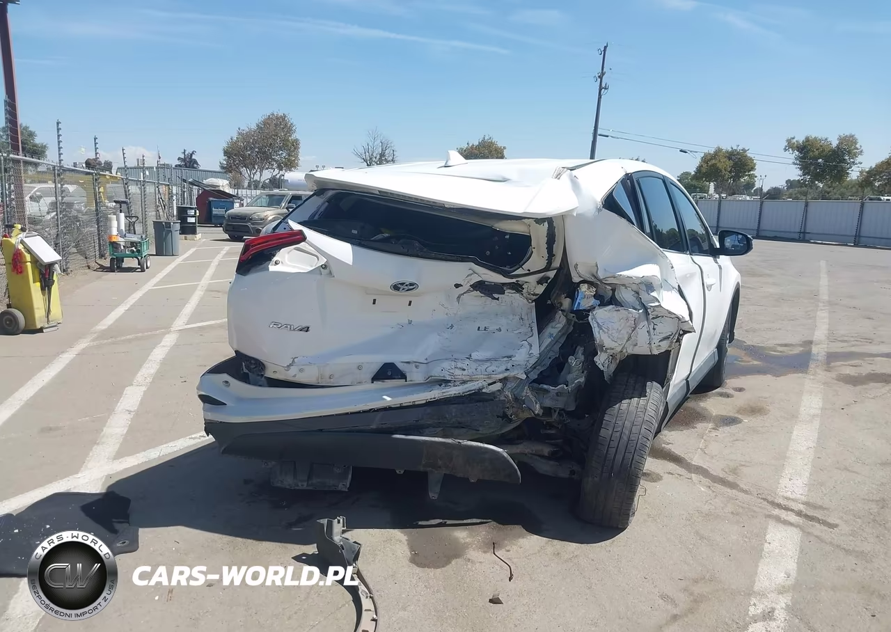 2018 Toyota Rav4 Le VIN:2T3ZFREV3JW454500 - 4