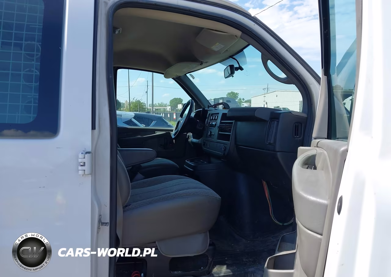 2014 Chevrolet Express 2500 Work Van VIN:1GCWGFCA7E1194699 - 5