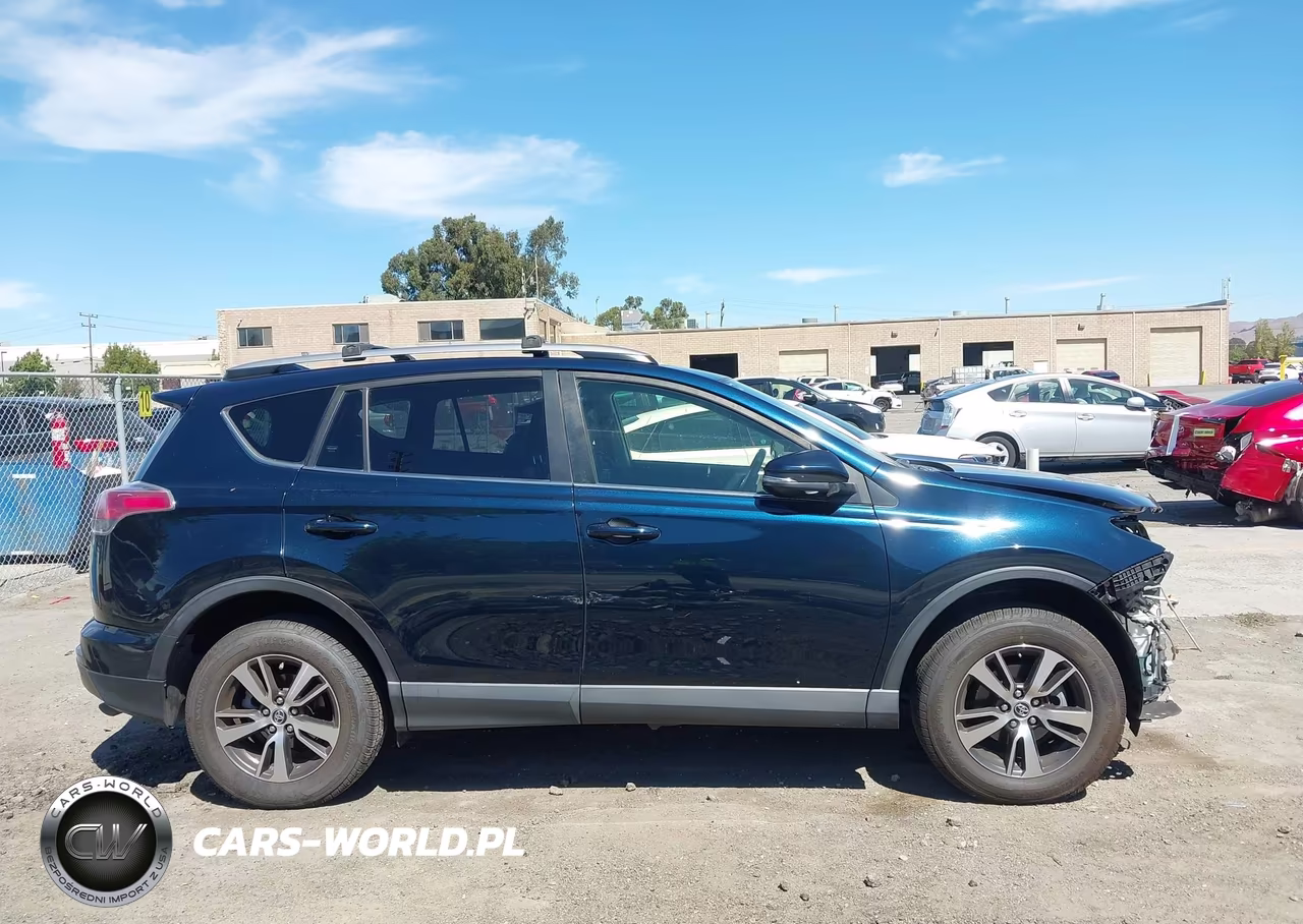 2017 Toyota Rav4 Xle VIN:JTMWFREV2HJ122723 - 14