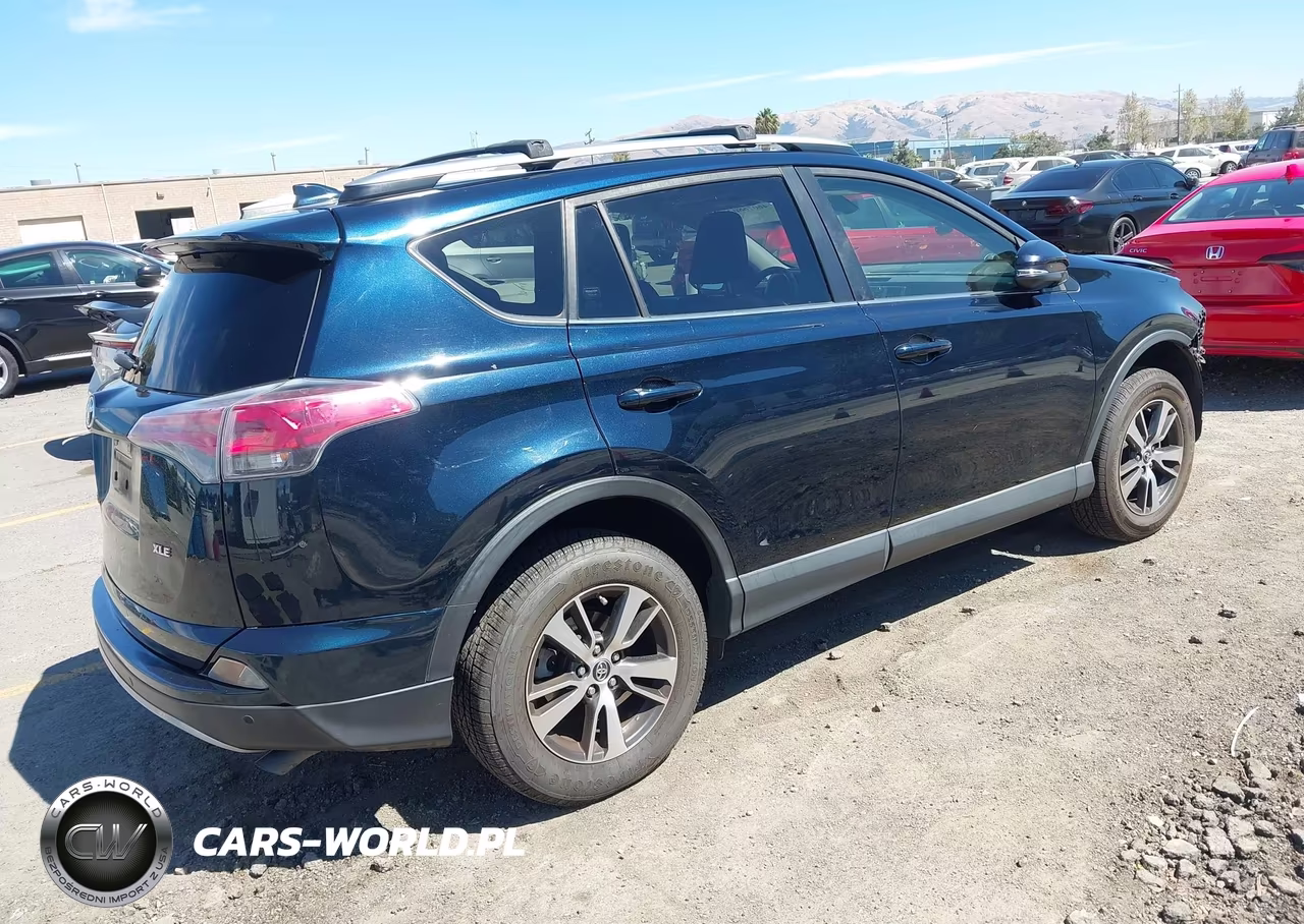 2017 Toyota Rav4 Xle VIN:JTMWFREV2HJ122723 - 4