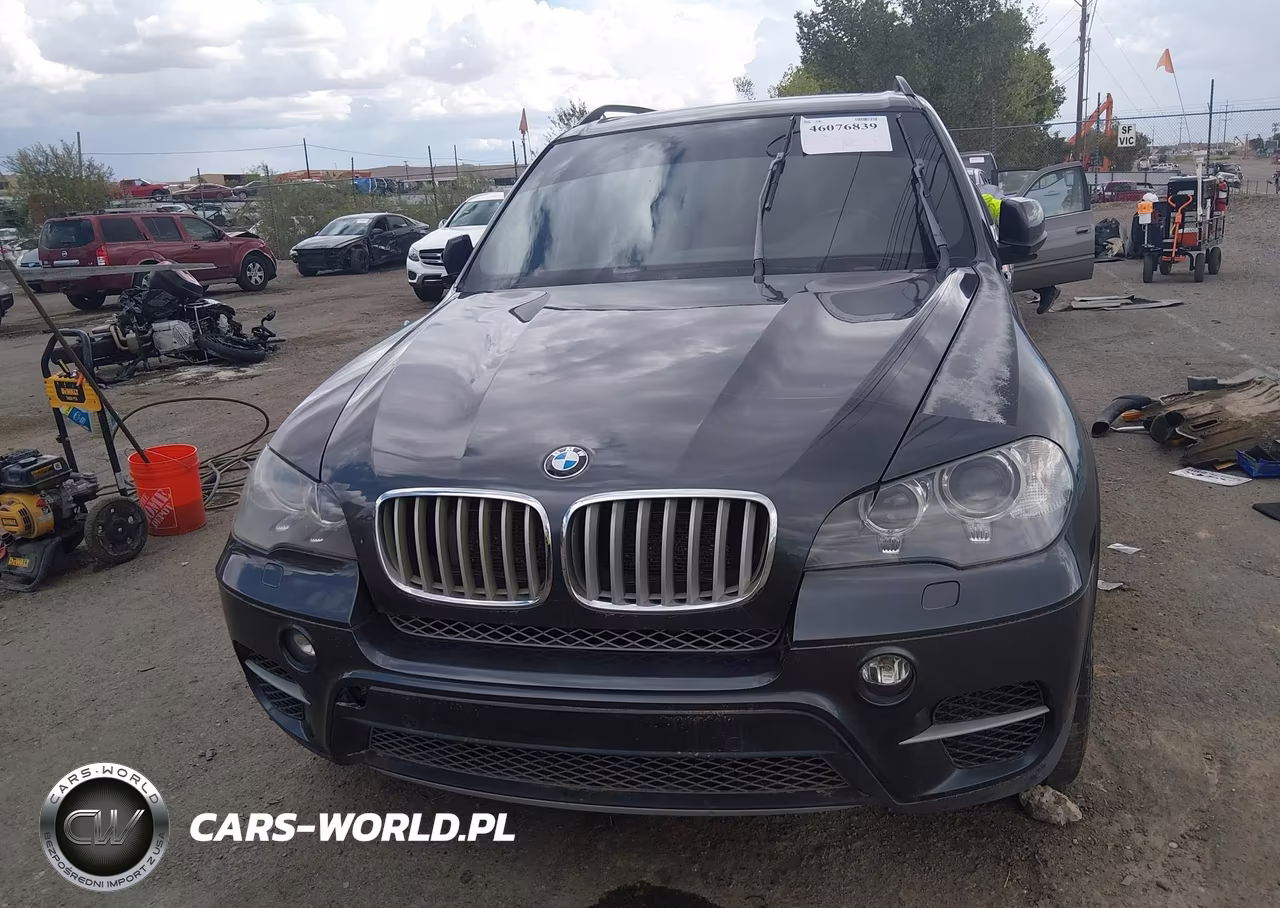 2013 BMW X5 xDrive50I VIN:5UXZV8C56DL899268 - 12