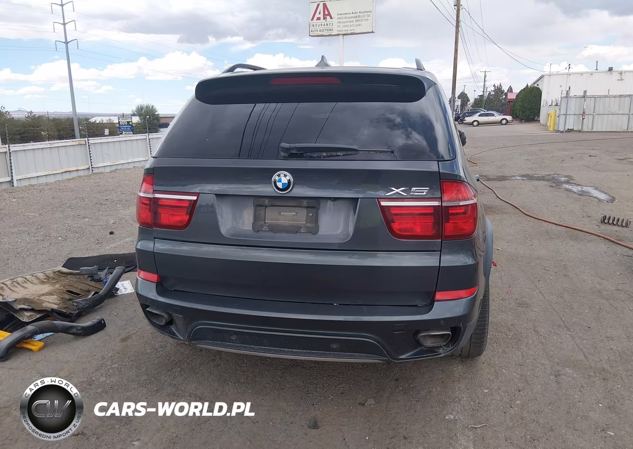 2013 BMW X5 xDrive50I VIN:5UXZV8C56DL899268 - 16