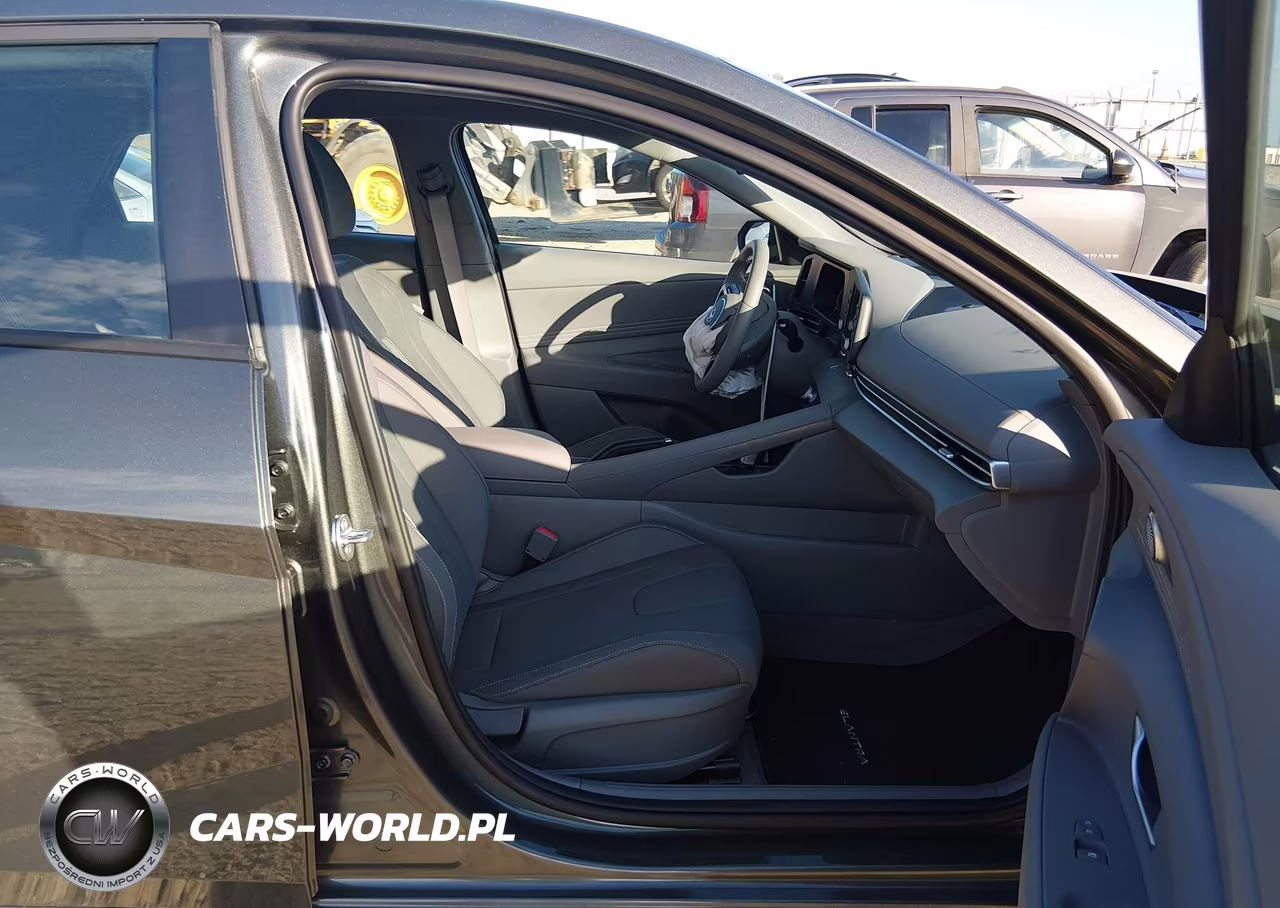2026 Hyundai Elantra Sel Sport VIN:KMHLM4DG9TU188705 - 5