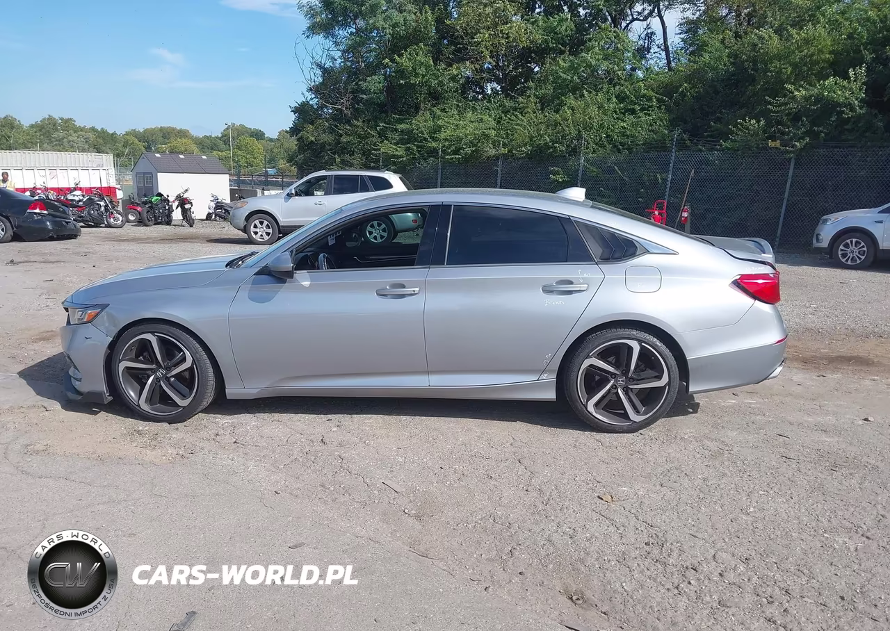 2018 Honda Accord Sport VIN:1HGCV1F38JA028552 - 15