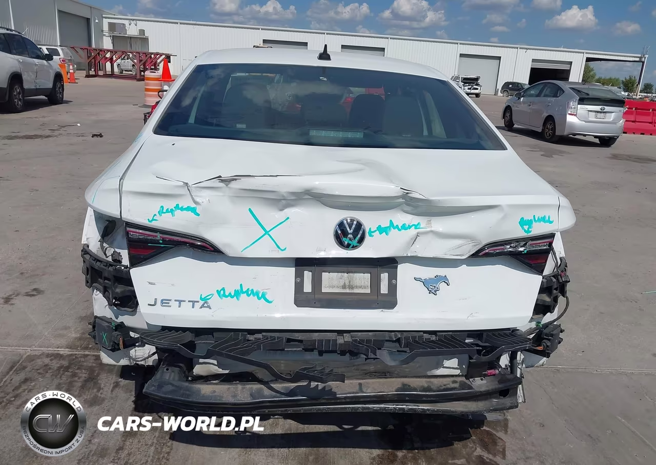 2023 Volkswagen Jetta 1.5T Sport VIN:3VWBM7BUXPM004616 - 17