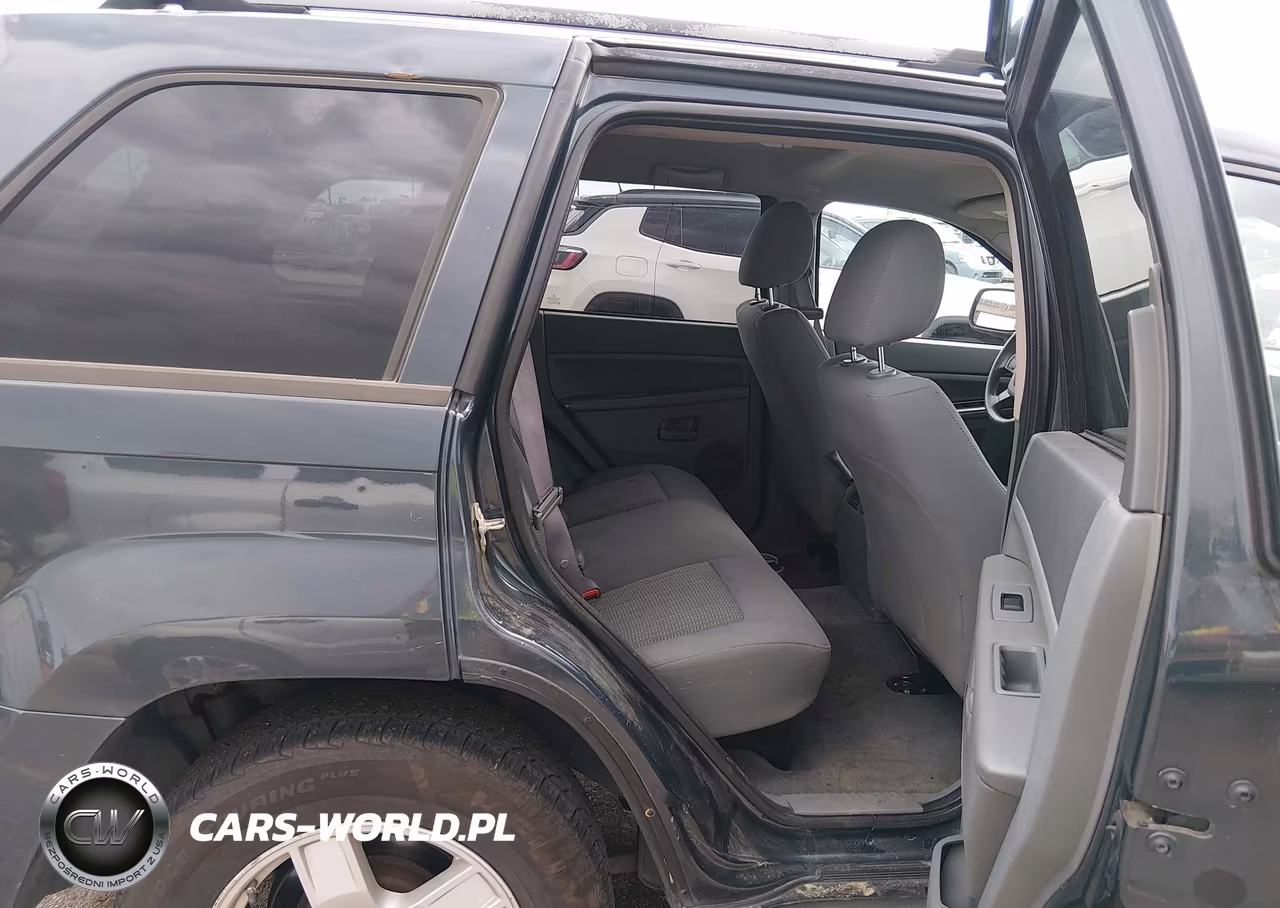 2007 Jeep Grand Cherokee Laredo VIN:1J8GR48K77C531814 - 8