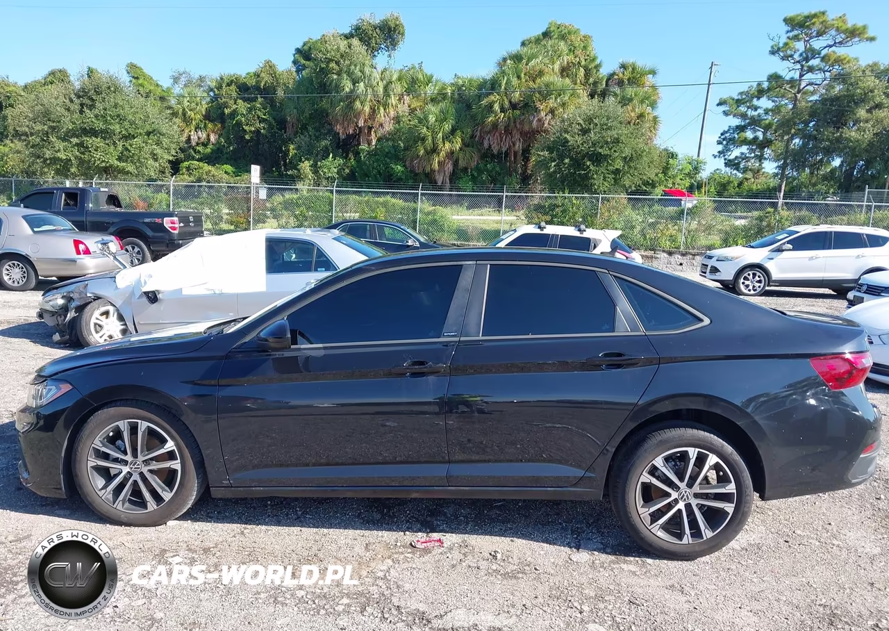 2025 Volkswagen Jetta 1.5T Sport VIN:3VWBX7BU5SM099120 - 13