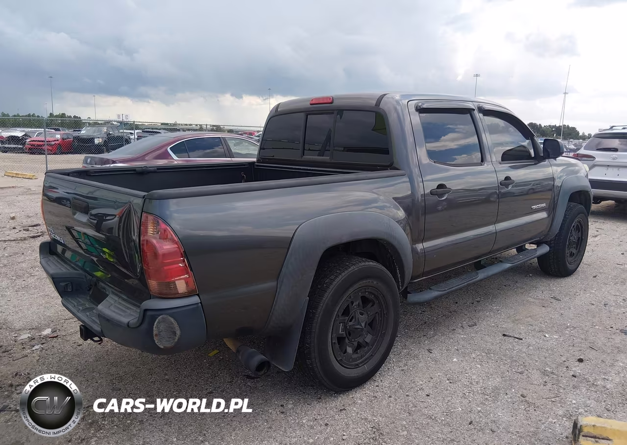 2015 Toyota Tacoma VIN:5TFJX4CN6FX057091 - 4