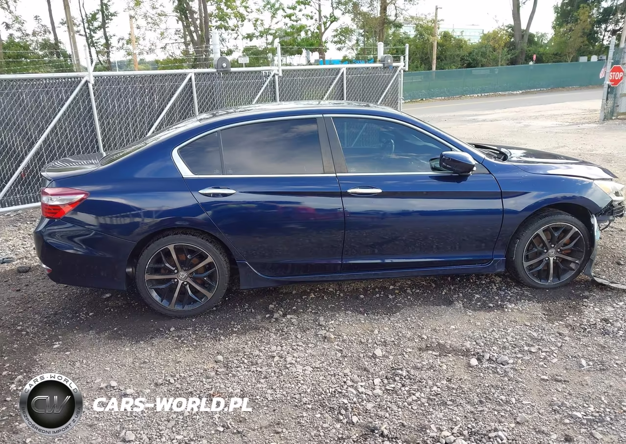 2017 Honda Accord Sport VIN:1HGCR2F55HA012198 - 14