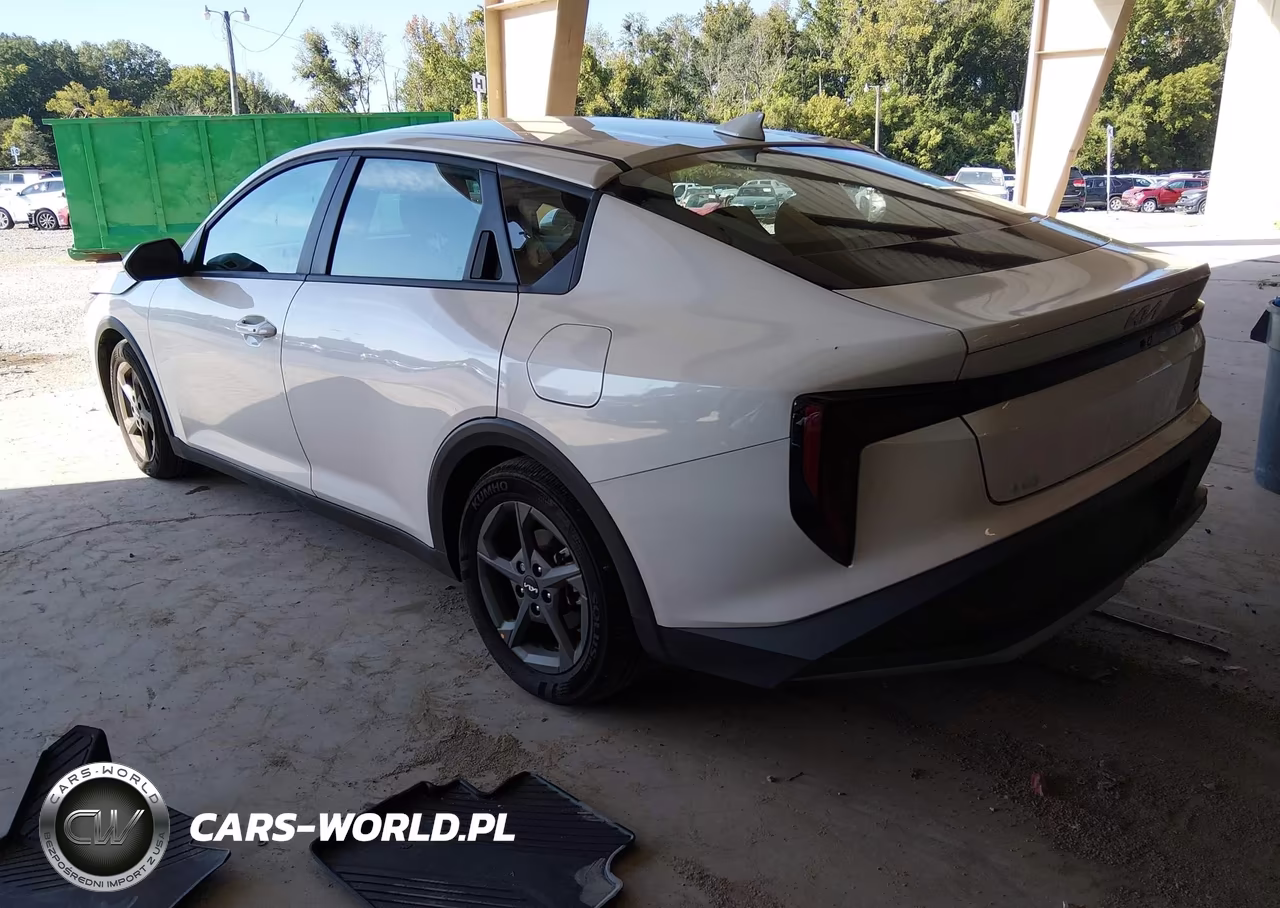 2025 Kia K4 Lxs VIN:3KPFT4DE6SE183400 - 3