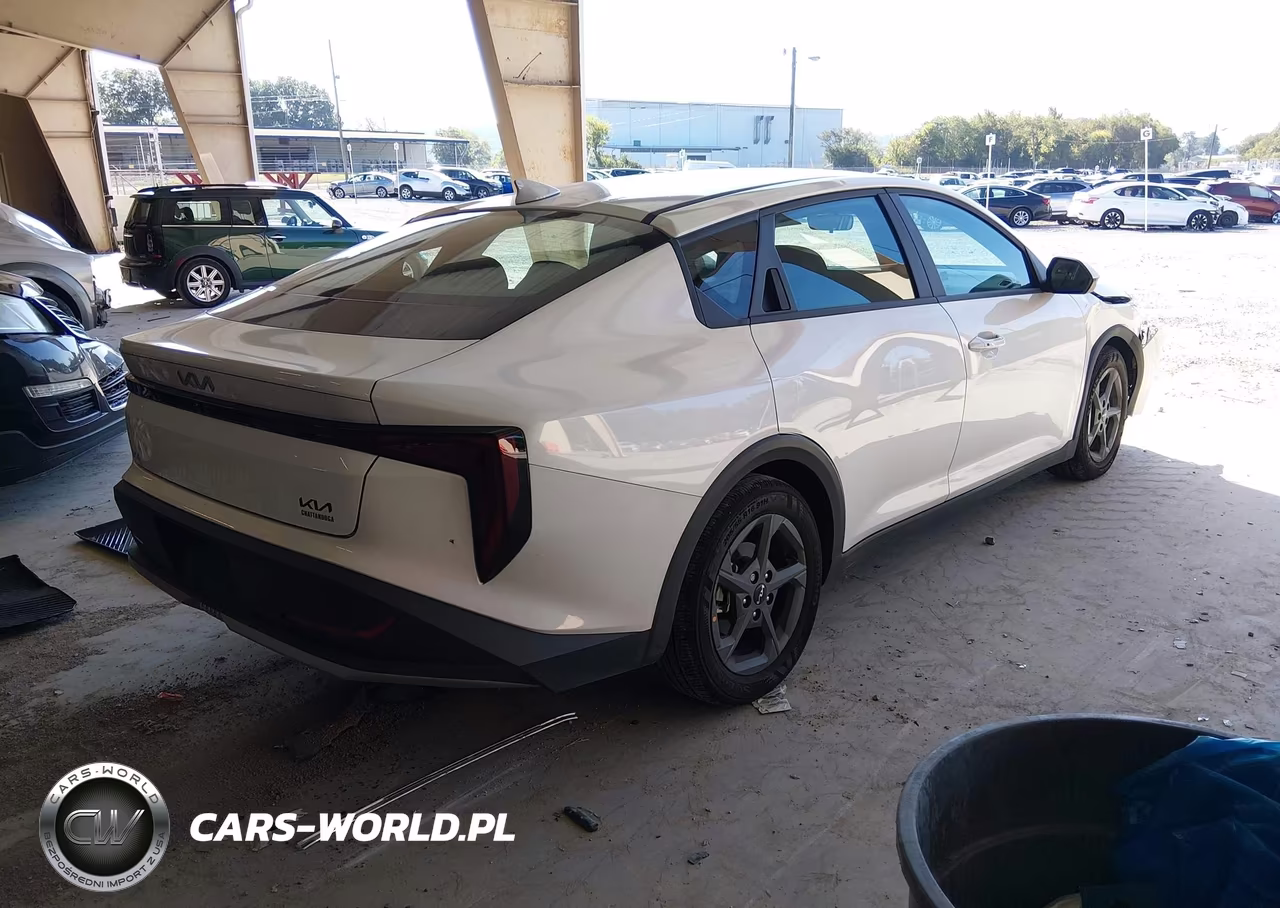 2025 Kia K4 Lxs VIN:3KPFT4DE6SE183400 - 4