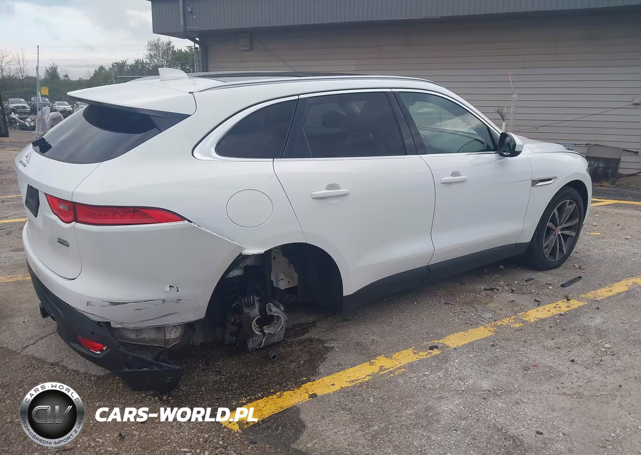 2018 Jaguar F-Pace 25T Prestige VIN:SADCK2FX7JA283293 - 4
