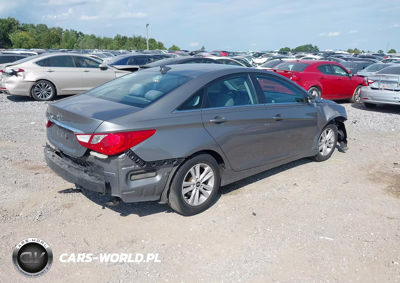2013 Hyundai Sonata Gls VIN:5NPEB4AC0DH723145 - 4