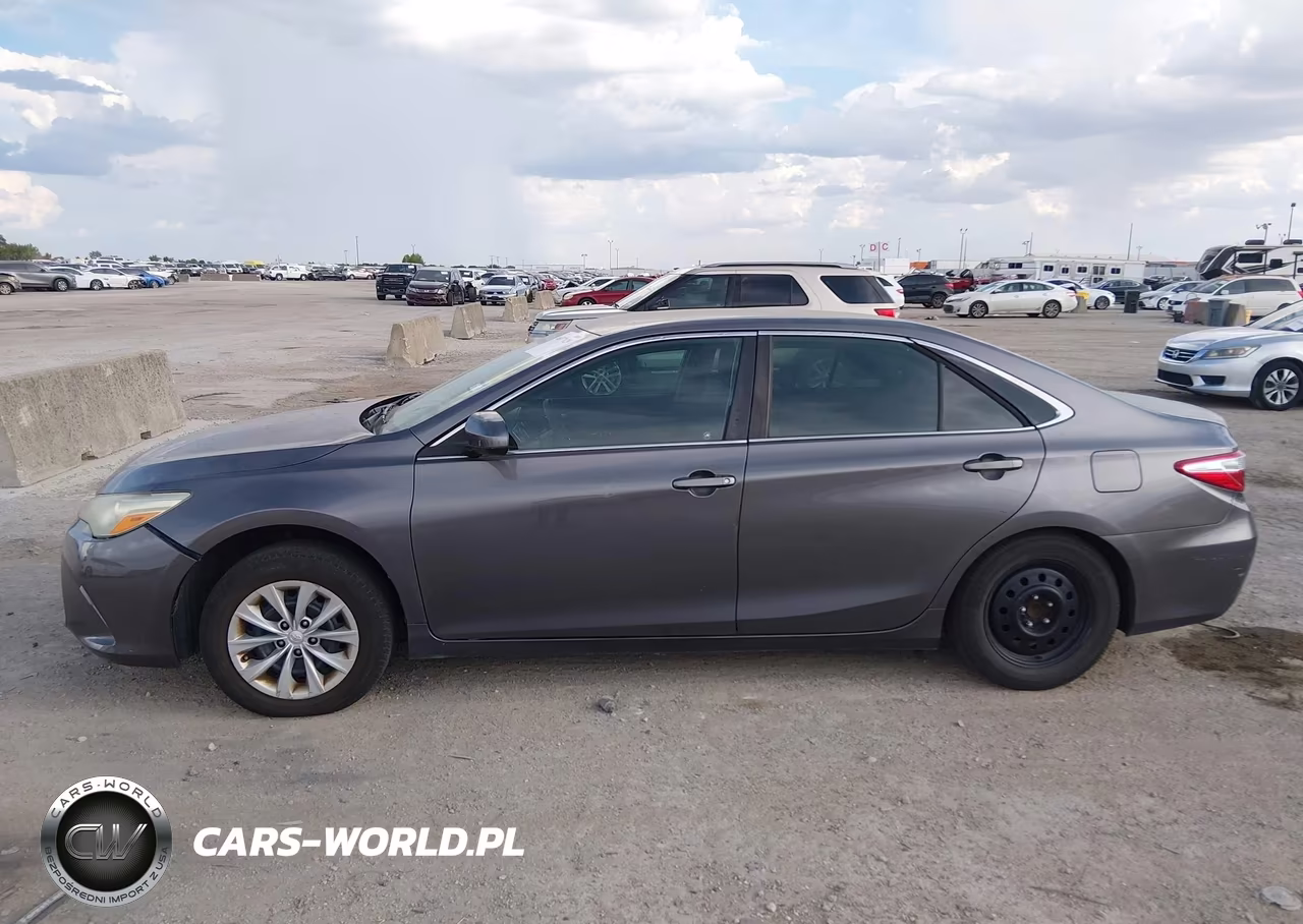 2015 Toyota Camry Le VIN:4T4BF1FK7FR499954 - 14