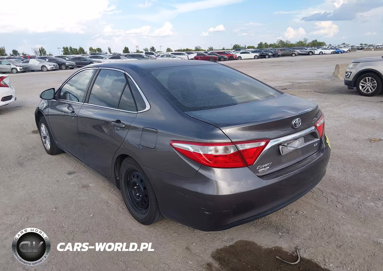 2015 Toyota Camry Le VIN:4T4BF1FK7FR499954 - 3