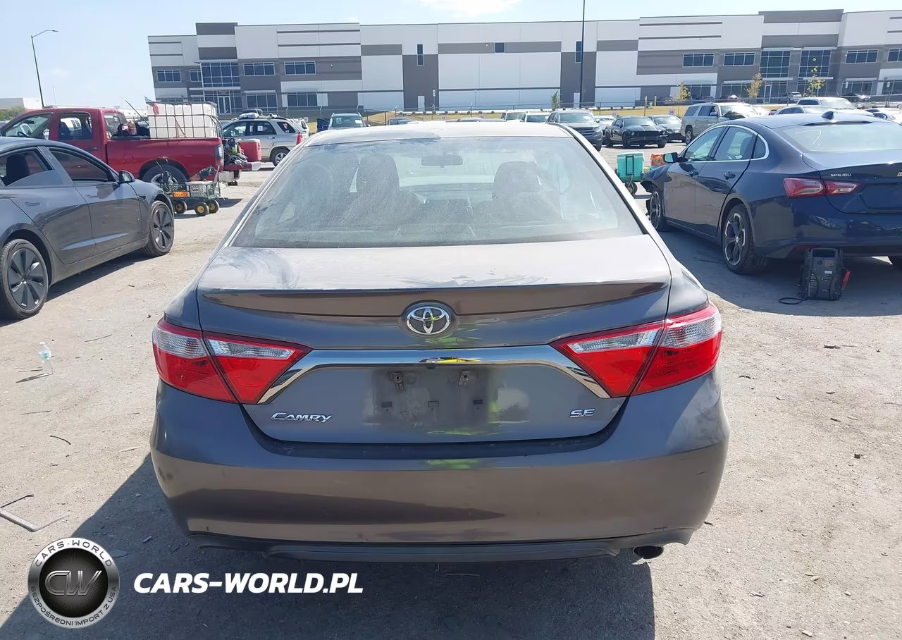 2015 Toyota Camry Se VIN:4T1BF1FK7FU877751 - 16