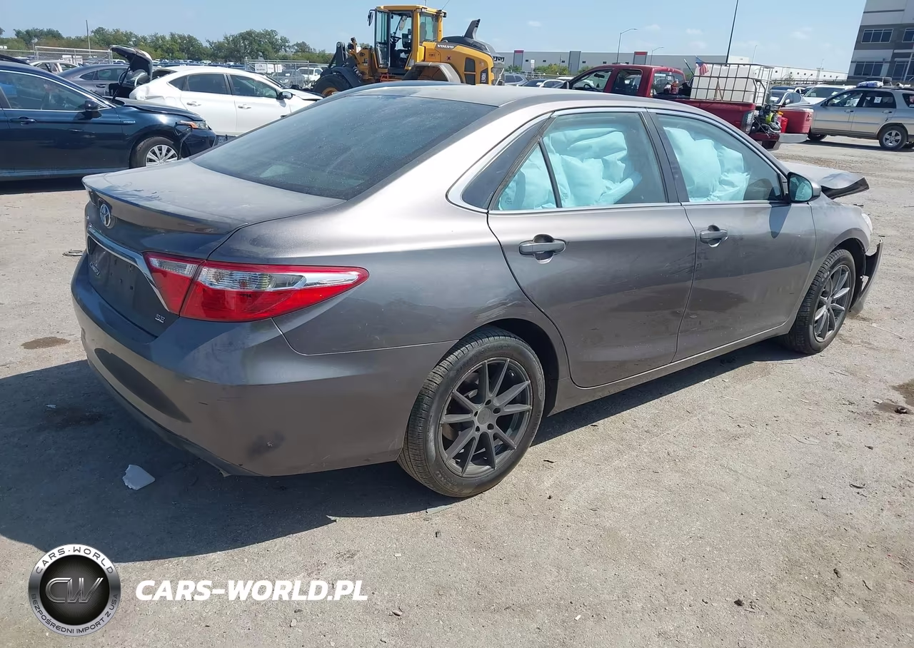 2015 Toyota Camry Se VIN:4T1BF1FK7FU877751 - 4