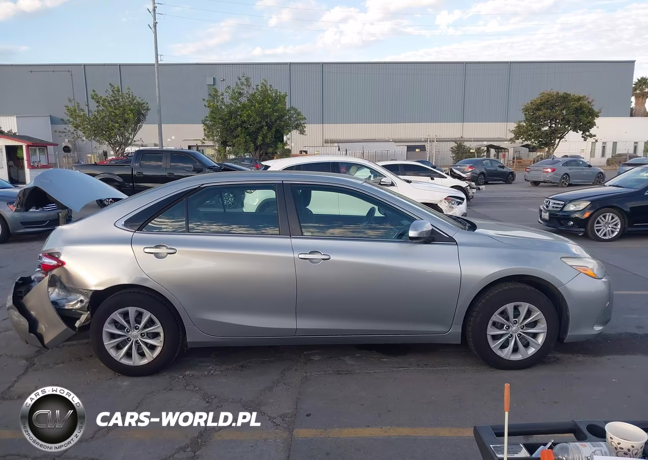 2015 Toyota Camry Le VIN:4T4BF1FK9FR479561 - 13