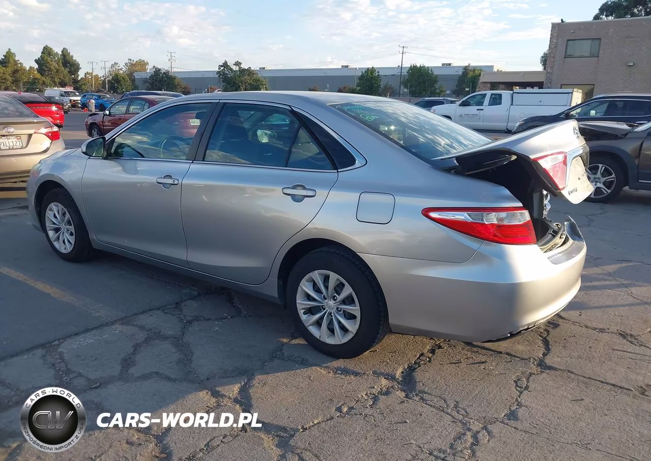 2015 Toyota Camry Le VIN:4T4BF1FK9FR479561 - 3