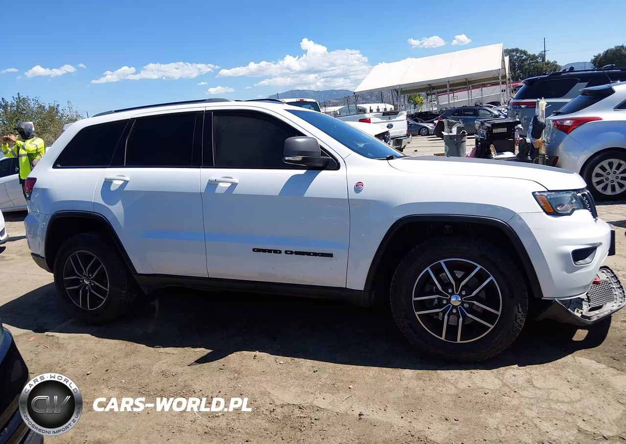 2018 Jeep Grand Cherokee Trailhawk 4X4 VIN:1C4RJFLG2JC427230 - 13
