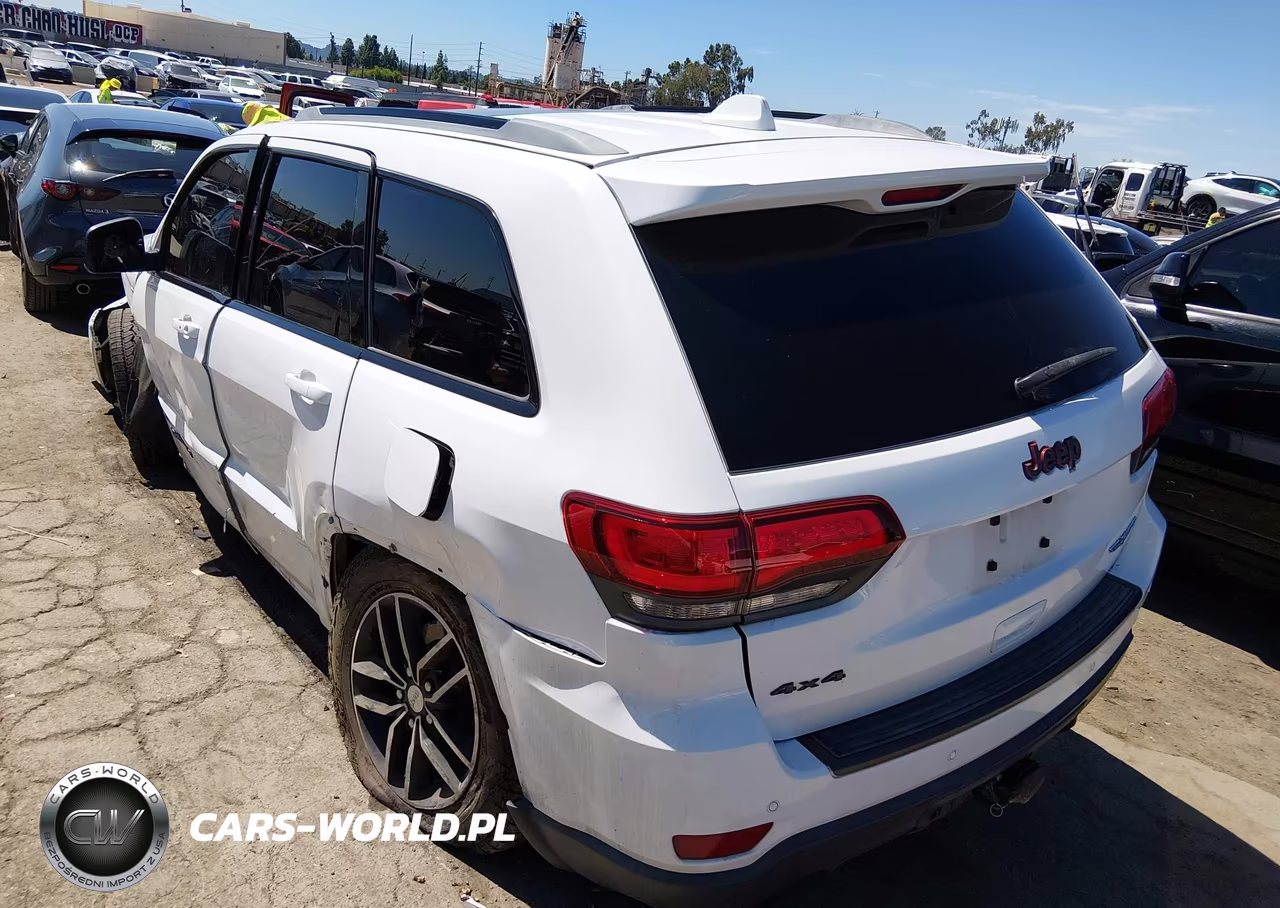 2018 Jeep Grand Cherokee Trailhawk 4X4 VIN:1C4RJFLG2JC427230 - 3
