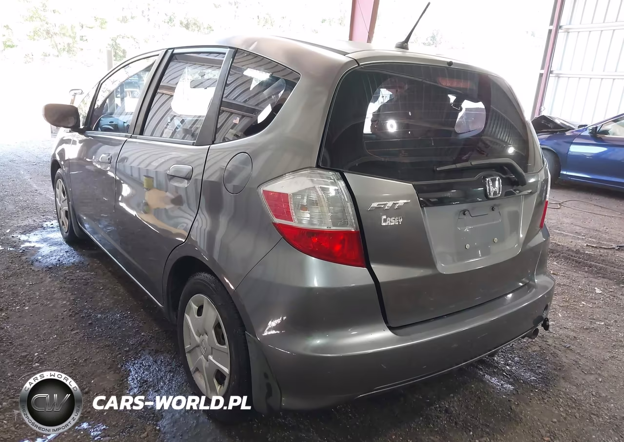 2013 Honda Fit VIN:JHMGE8H30DC051899 - 3
