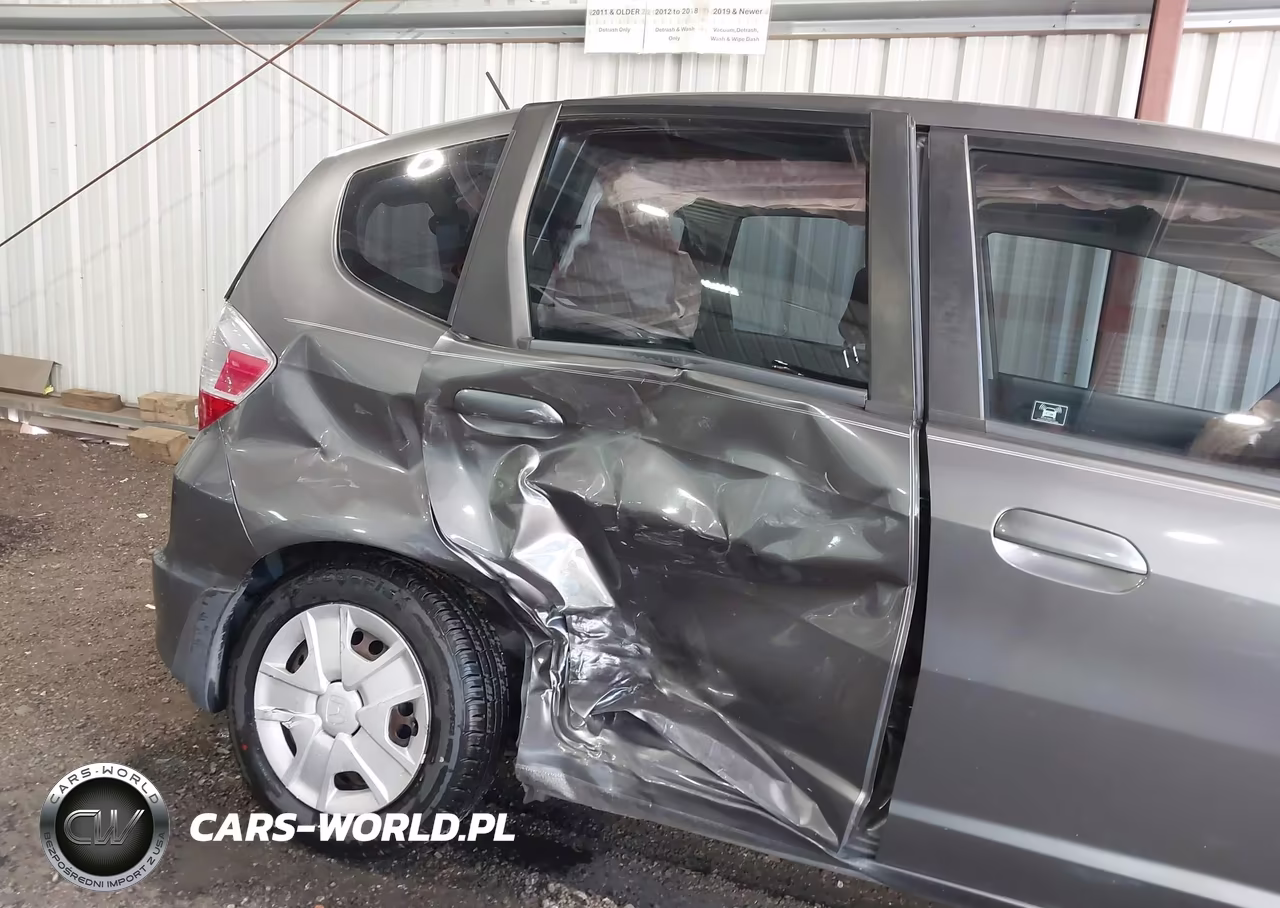 2013 Honda Fit VIN:JHMGE8H30DC051899 - 6