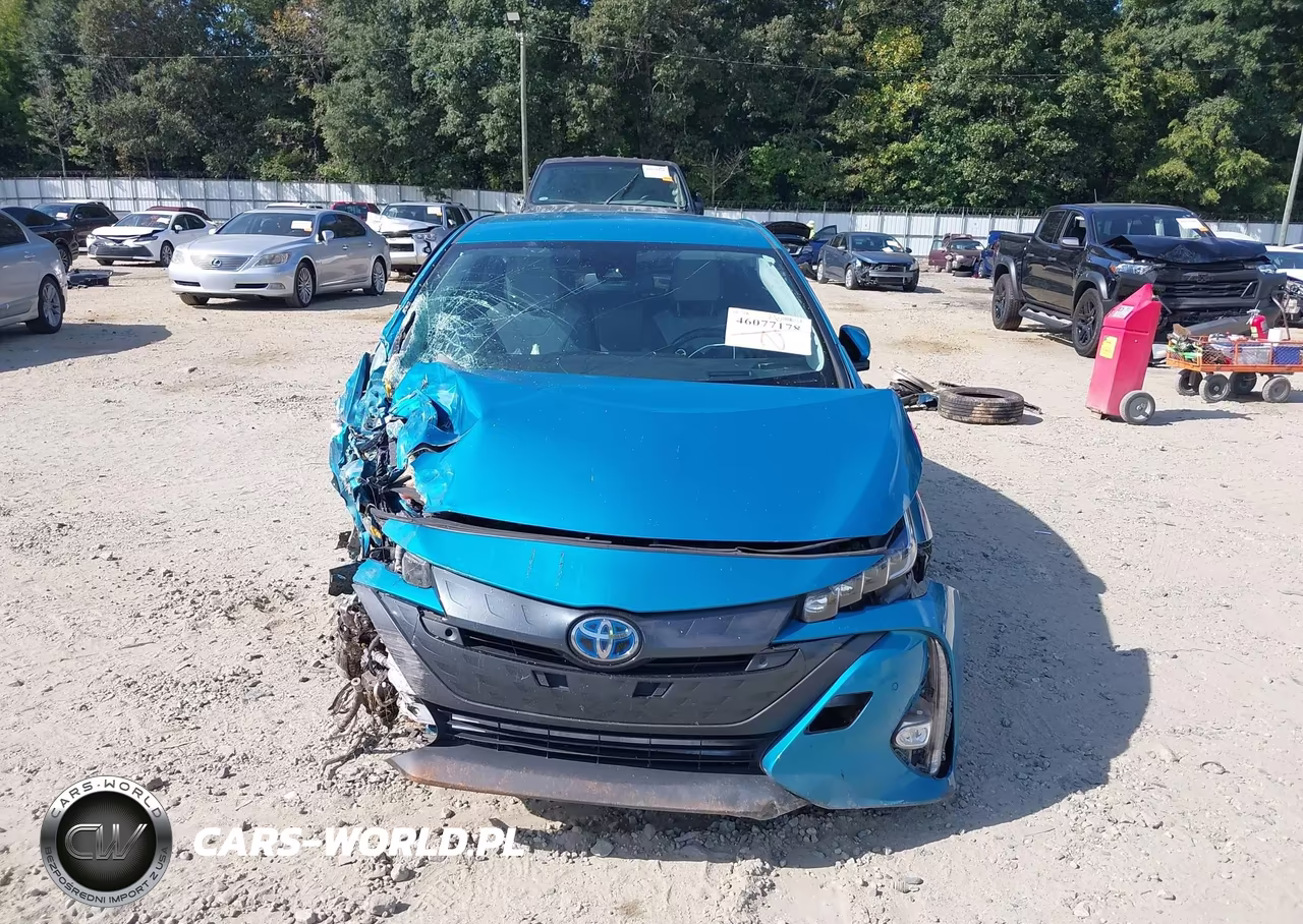 2020 Toyota Prius Prime Limited VIN:JTDKARFPXL3136556 - 13
