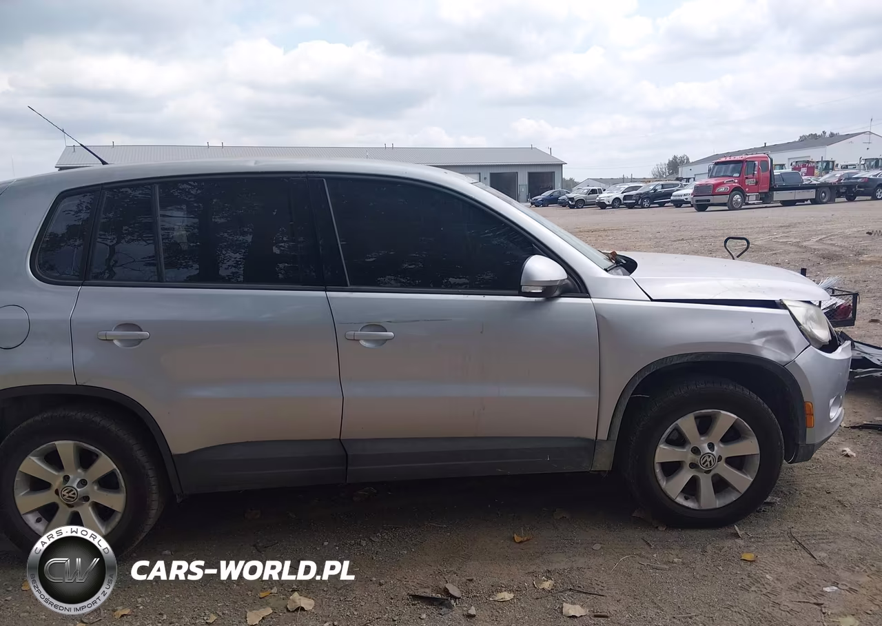 2010 Volkswagen Tiguan S VIN:WVGAV7AX9AW001023 - 14