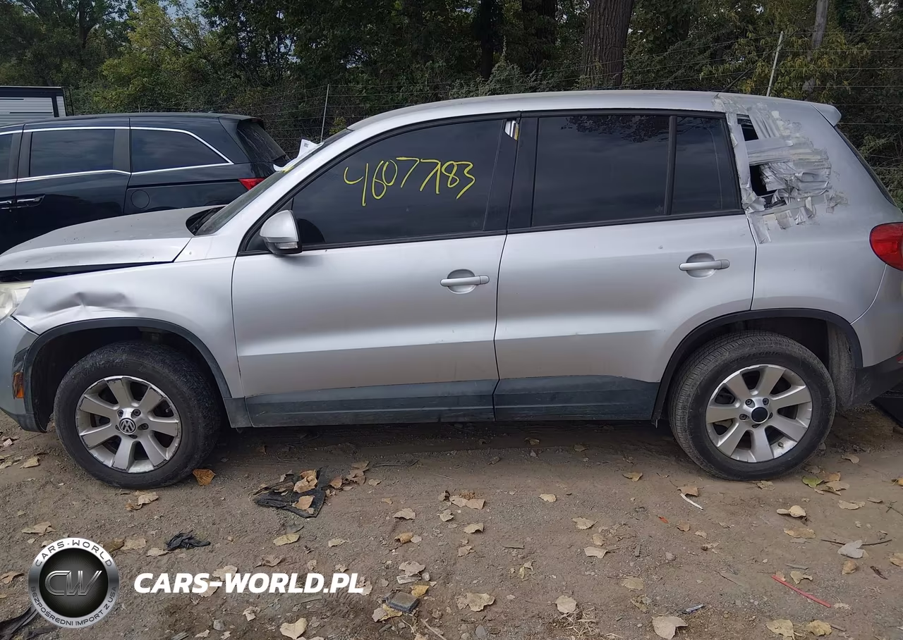 2010 Volkswagen Tiguan S VIN:WVGAV7AX9AW001023 - 15