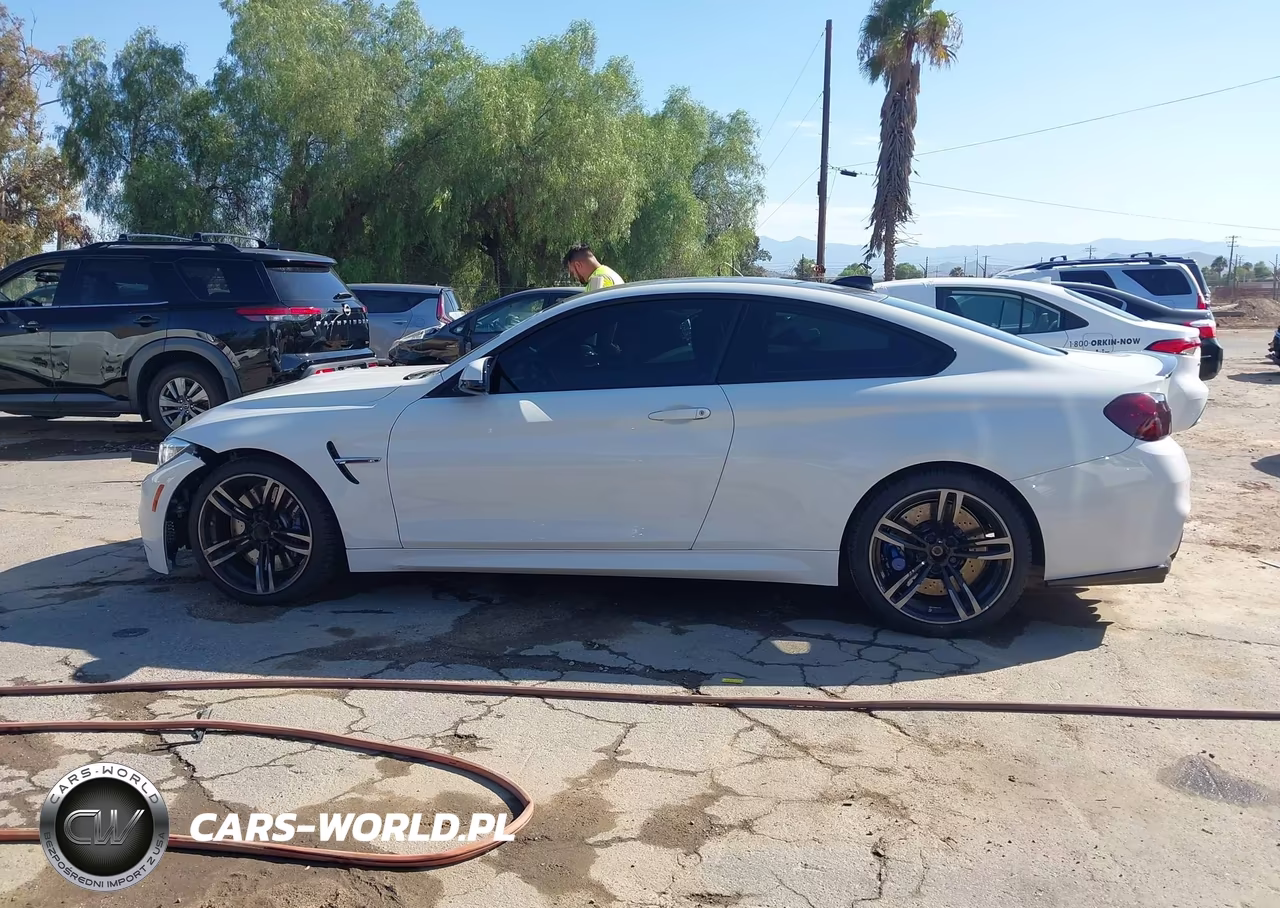 2016 BMW M4 VIN:WBS3R9C56GK338122 - 14