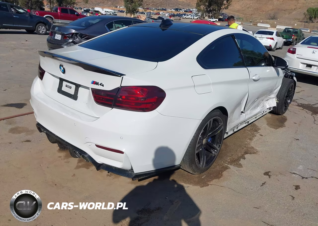 2016 BMW M4 VIN:WBS3R9C56GK338122 - 4