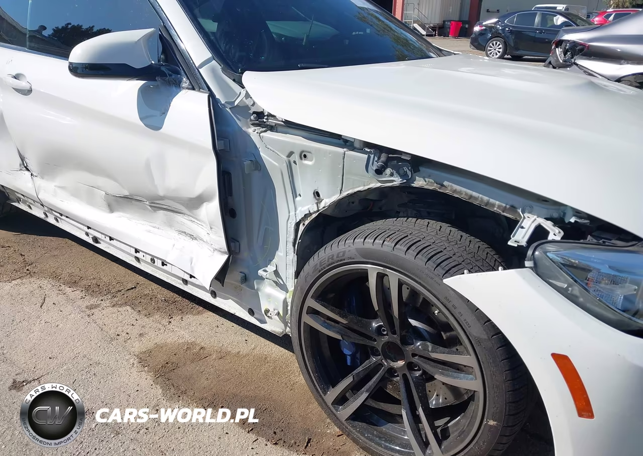 2016 BMW M4 VIN:WBS3R9C56GK338122 - 6