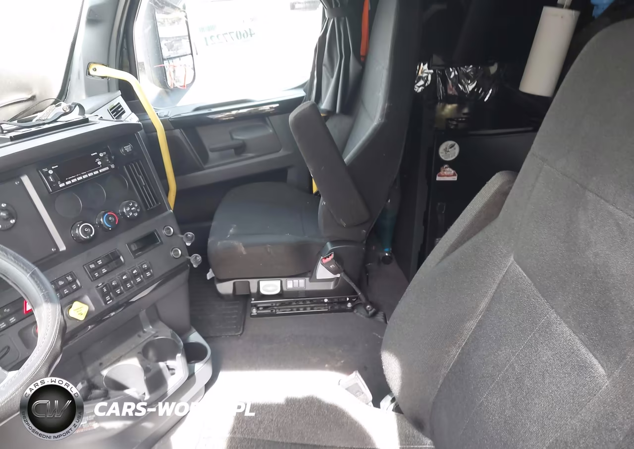 2025 Freightliner New Cascadia 126 VIN:3AKJHHDR2SSVW0735 - 7