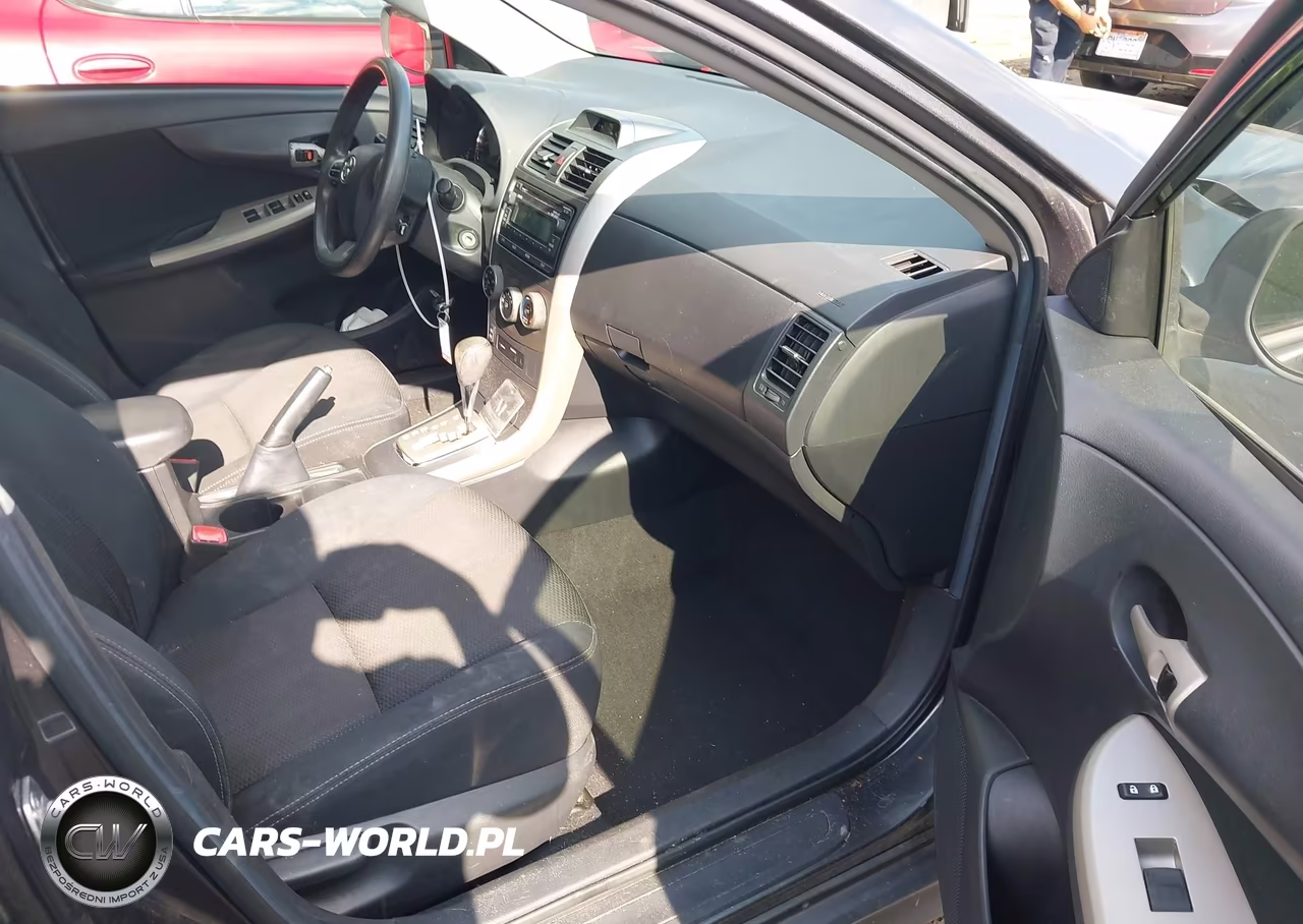 2012 Toyota Corolla S VIN:2T1BU4EE5CC861502 - 5