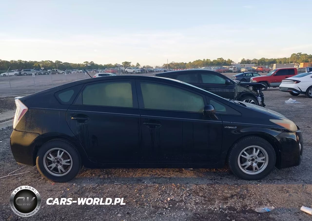 2011 Toyota Prius Two VIN:JTDKN3DU1B1439410 - 13