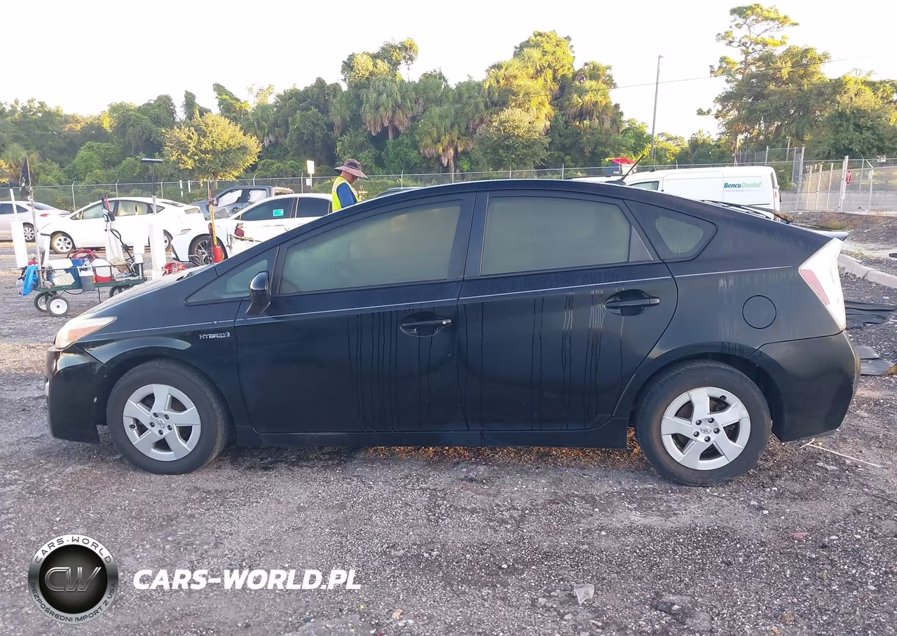2011 Toyota Prius Two VIN:JTDKN3DU1B1439410 - 14