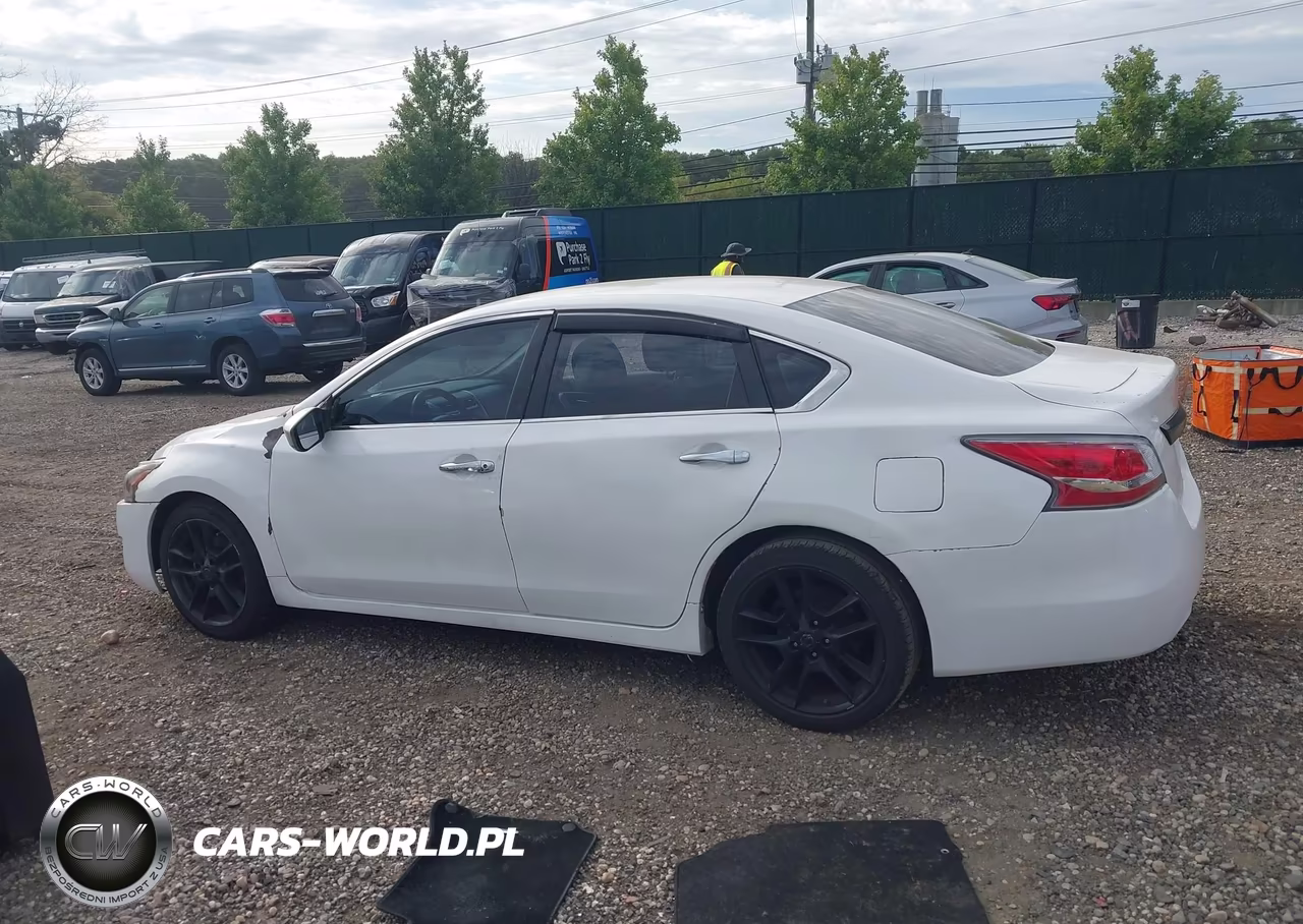 2014 Nissan Altima 2.5 S VIN:1N4AL3AP8EN371741 - 14