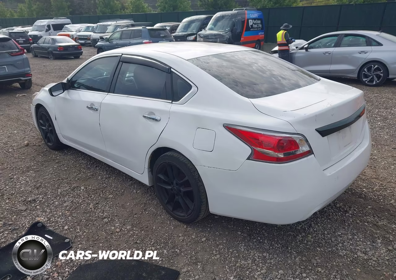 2014 Nissan Altima 2.5 S VIN:1N4AL3AP8EN371741 - 3
