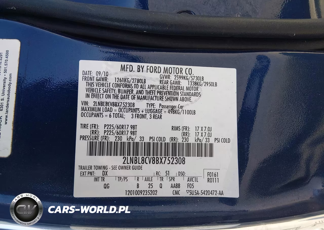 2011 Lincoln Town Car Signature Limited VIN:2LNBL8CV8BX752308 - 9