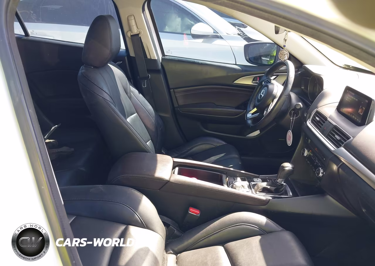 2018 Mazda Mazda3 Touring VIN:3MZBN1V32JM191810 - 5