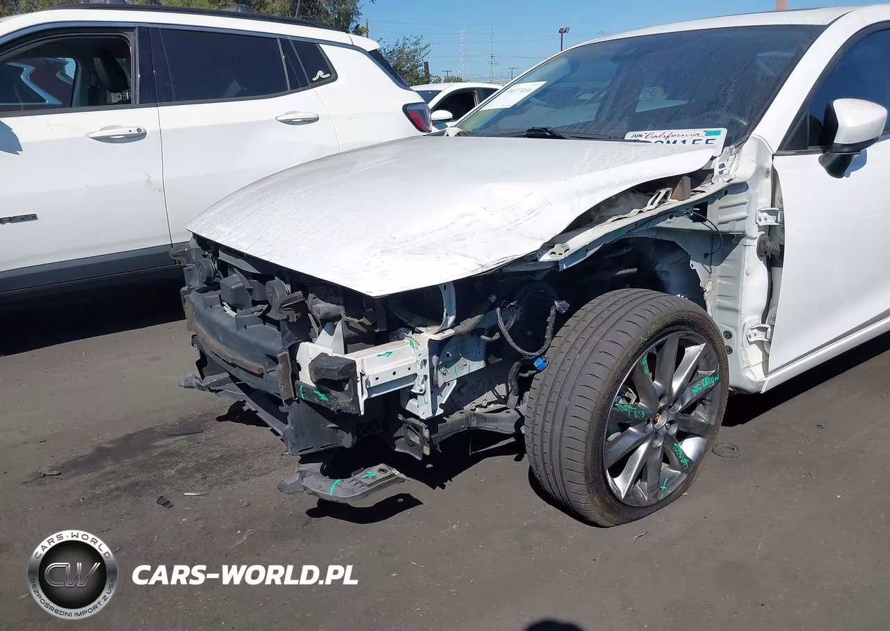 2018 Mazda Mazda3 Touring VIN:3MZBN1V32JM191810 - 6