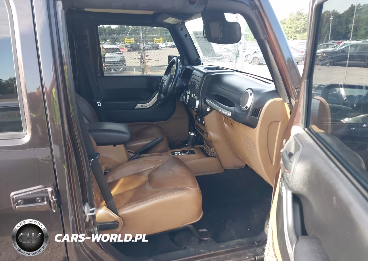 2013 Jeep Wrangler Unlimited Sahara VIN:1C4BJWEG0DL689542 - 5