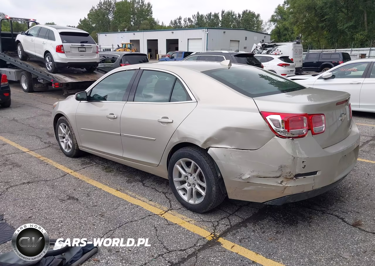 2014 Chevrolet Malibu 1Lt VIN:1G11C5SL3EF143697 - 3